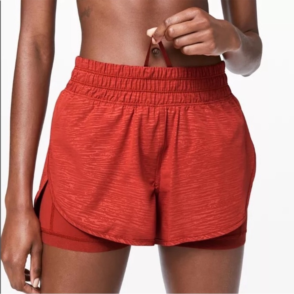 Lululemon • bootcamp ready short 3.5" stride emboss cayenne sz 2